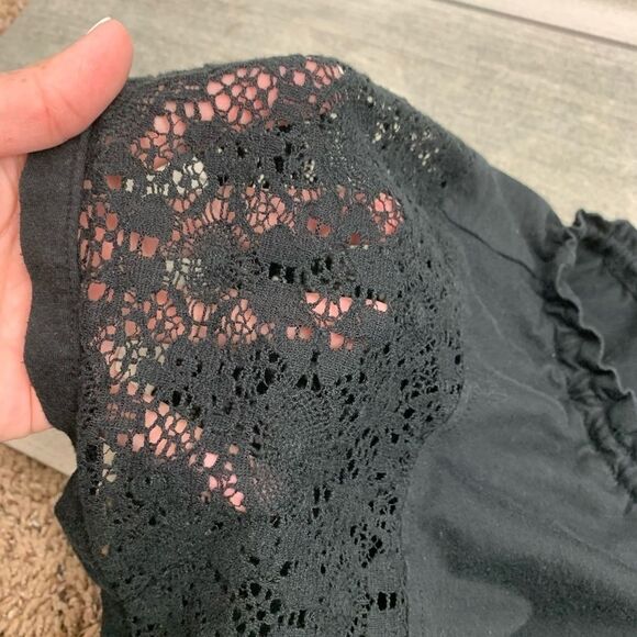 Converse One Star Black Lace Peplum Blouse Women’s Medium - Picture 6 of 9